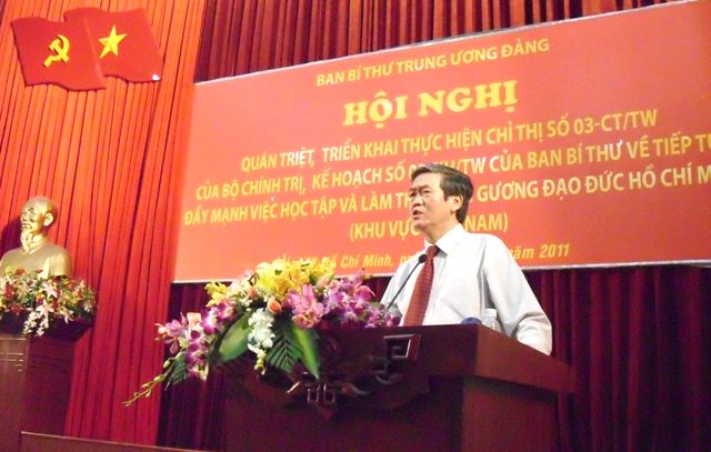 Tiếp tục đẩy mạnh việc học tập và làm theo tấm gương đạo đức Hồ Chí Minh
